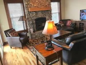 Elkstone Panoramic Views from Blowing Rock to Grandfather - 布洛英罗克山