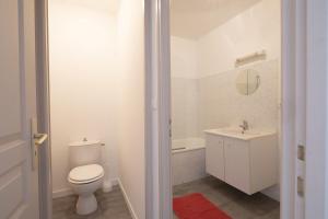 Appartements Gite Terracotta de Segre IJ cuisine IJ chambre (lit queen size) IJ salon : photos des chambres
