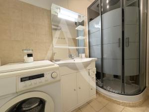 Qartier Villeroy vue sur canal a proximite des plages, piscine, bus avec stationnement