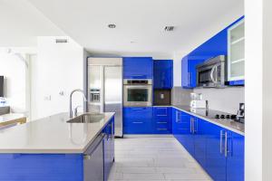 W Residences 2 Bed Unit - Beachfront and Luxe Stay