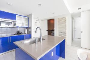 W Residences 2 Bed Unit - Beachfront and Luxe Stay