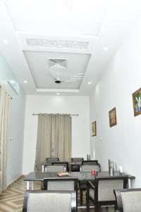 Hotel Ananta Inn