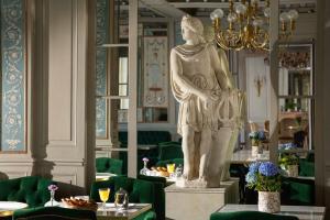 Hotels Hotel Du Quai Voltaire : photos des chambres