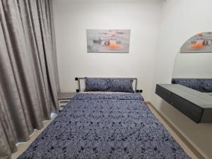ONE FULLY FURNISHED BEBROOM APARTMENt