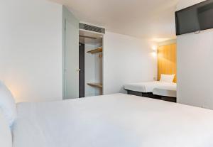 Hotels B&B HOTEL Chatellerault : photos des chambres