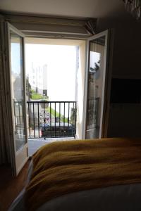 Appartements Appartement Luxe Floral Stay 15 Min To CDG And Paris : photos des chambres