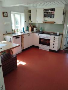 Holiday Cottage With A 90-Degree Sea View