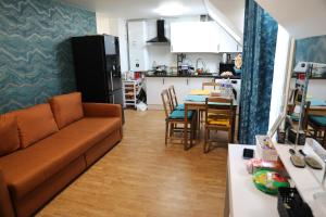 Appartements Appartement Luxe Floral Stay 15 Min To CDG And Paris : photos des chambres