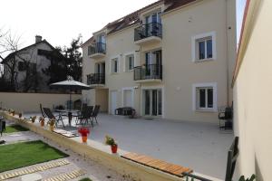 Appartements Appartement Luxe Floral Stay 15 Min To CDG And Paris : photos des chambres