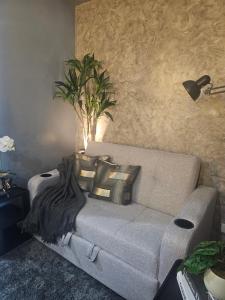 Sakura Suites At Mall of Asia Near Airport