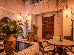 Riad MAYAN Heated Pool and GYM