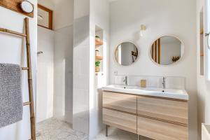 Villas Big House - Parking Privee - Piscine - Wifi - tout equipee : photos des chambres