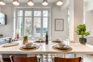 Villas Big House - Parking Privee - Piscine - Wifi - tout equipee : photos des chambres