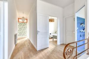 Villas Big House - Parking Privee - Piscine - Wifi - tout equipee : photos des chambres