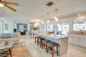 2 Mi to Beach Canal-Front Home in Cape Coral!