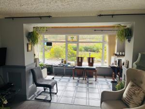 Arch House