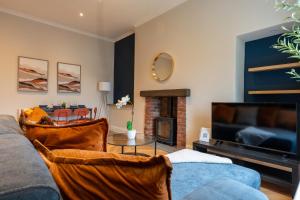 2 BDR Flat At Caledonia Luxe Stays Short Lets & Serviced Accommodation Shotts