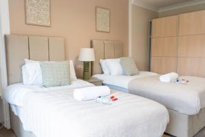 2 BDR Flat At Caledonia Luxe Stays Short Lets & Serviced Accommodation Shotts