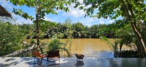 Comfy Riverside Mekong homestay Ben Tre