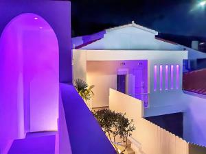 2 bedroom Family Suite with Jacuzzi - 1 minute walk from the beach