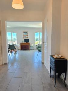 Appartements Goodlife - a 5 min a pieds de la mer avec balcon & parking - By AURAconciergerie : photos des chambres