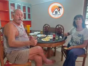 Orange valley Homestay Near Lulu Kochuveli - Chacka