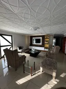 Luxurious 4 bedroom Family Home - Goodwood