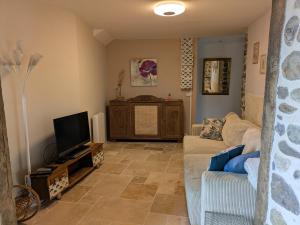 Maisons de vacances Les pierres qui parlent : Maison 2 Chambres