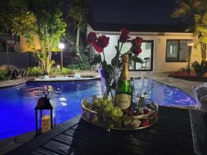 Tropical Oasis Retreat POOL SPA Game Room BBQ - Andover Lakes Estates