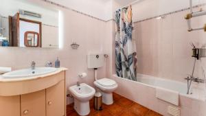 Summer Getaway 1BR Flat Armação Pêra by LovelyStay