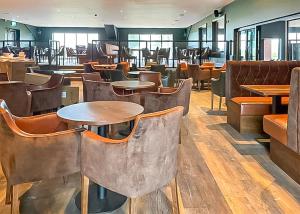 Willows Holiday Park