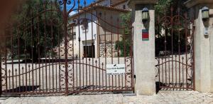 Maisons de vacances Magnifique logement independant dans villa avec piscine : photos des chambres