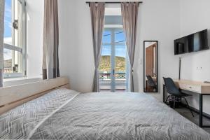 ERMIONI View Seaside Rooms