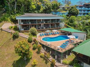 Tabulia Tree Hotel and Villas