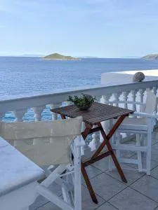 Mikaki Holiday Home - Lépidha