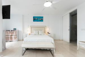 CT 376 - Faros Calypso Duplex Penthouse - Walking distance to Beach