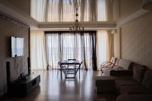 Poseidon Deluxe перша лінія з басейном