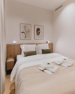 Large and Calm 2BR Apt with AC & Patio