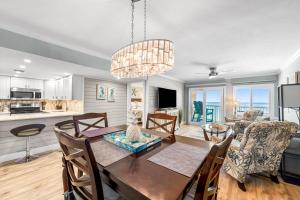 Holiday Surf and Racquet Unit 723