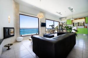 Ostria Seaside House