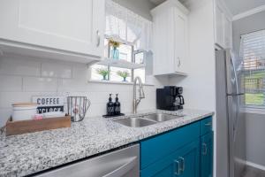 The Cove 13-4 By SDC, Big Deck, Pool, Hot Tub, By Lake , No Stairs