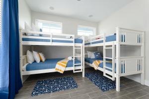 Be a Nomad - Newly renovated 4 blocks to beach