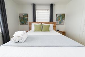 Be a Nomad - Charming bch cottage - 3 blks to bch