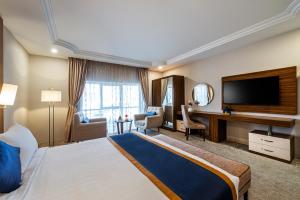 The Palaces Hotel Suites - Wadeen