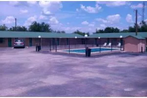 Western Inn - De Leon