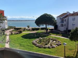 Apartment Dominica-2 by Interhome - 4hvězdičkové hotely ve městě Le Barcarès