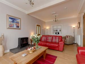 Holiday Home The Knowe by Interhome