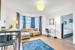 Month Deal FREE Parking Zone 2 Flat 4B - Colindale