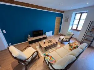 Seven Keys - La cour du Barres - Chomérac