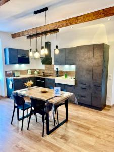 Seven Keys - La cour du Barres